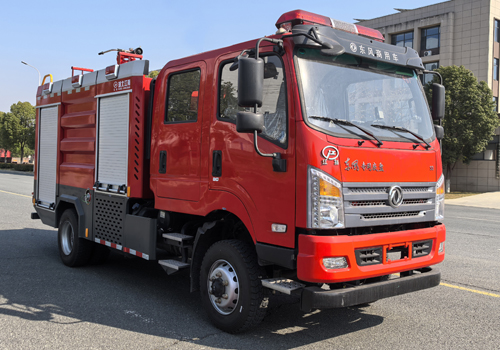 東風四驅越野4噸水罐消防車